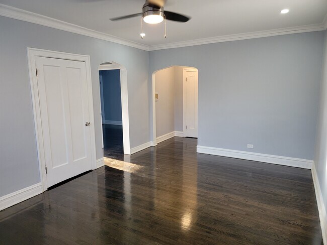 Sala de estar - 1746 W Albion Ave