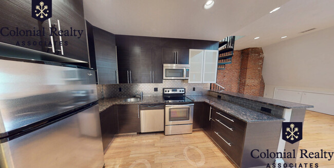 Building Photo - 1205 Beacon St
