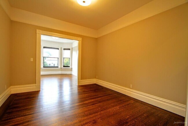 Building Photo - 893 Noe St