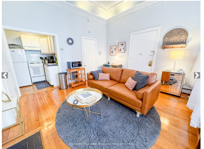 Building Photo - 337 Beacon St