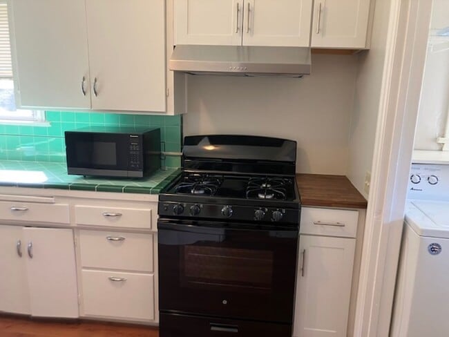 Building Photo - Larkin Street (459)