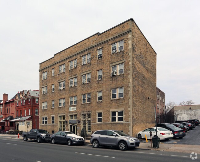 Chestnut Arms Apartments in Philadelphia, PA