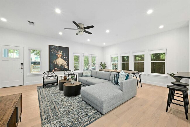 Foto del edificio - 2004 Winsted Ln