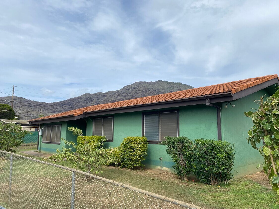 84920920 Lahaina St, Waianae, HI 96792 House Rental in Waianae, HI