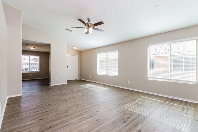 Building Photo - 8748 E Crescent Ave