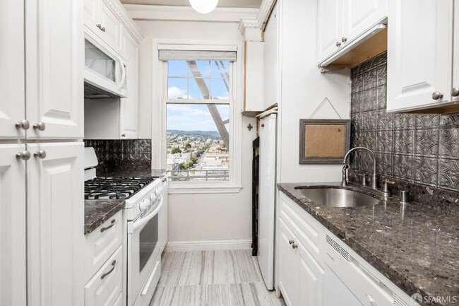 Building Photo - 2701 Van Ness Ave