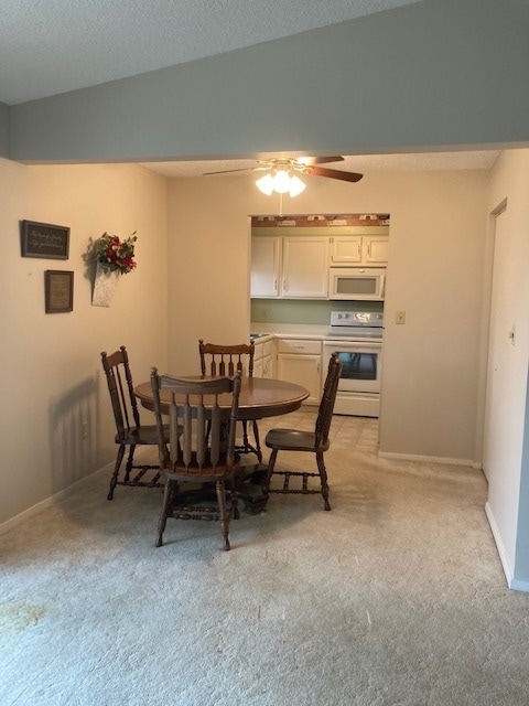 Comedor - 806 Huckleberry Heights Dr