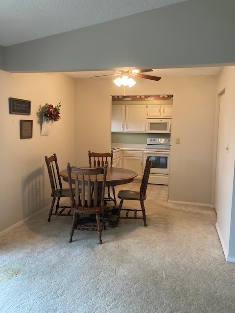 Dining room - 806 Huckleberry Heights Dr