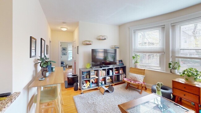 Photo - 672 Washington St Apartment