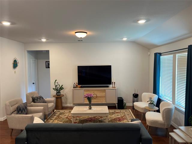 Foto del edificio - 5309 Pagewood Dr