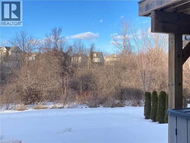 Building Photo - 71 Janine St