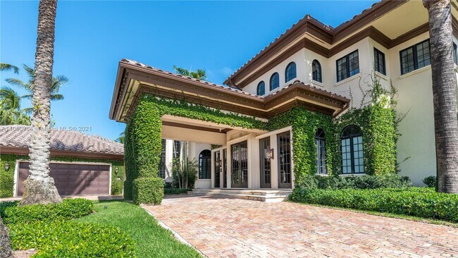 400 Royal Plaza Dr photo'