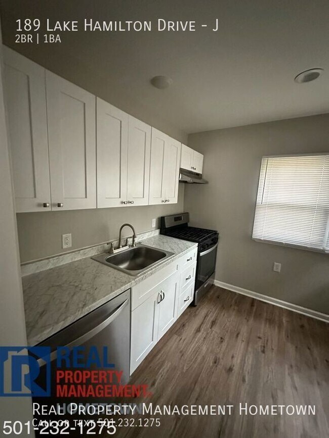 Building Photo - NEW CHARMING HOME!!