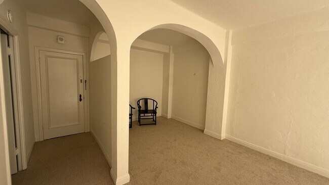 Foto del edificio - 631 O'Farrell St