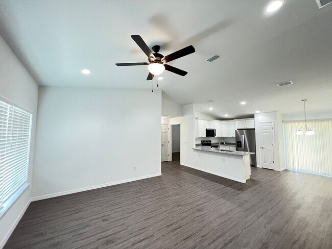 Building Photo - Charming 3-Bedroom Home in Peaceful Ocklaw...