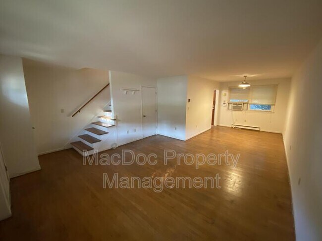 Building Photo - 5467 Potomac Dr