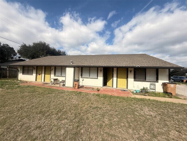 Foto del edificio - 2607 Ektom Dr