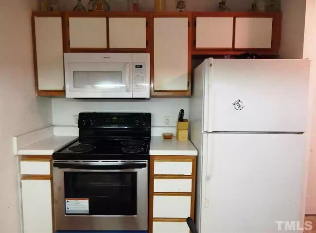Building Photo - 1440 Collegiate Cir