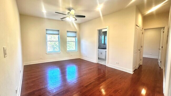 Foto del edificio - 1145 W Lunt Ave