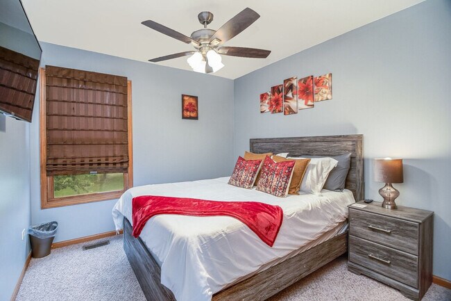 Foto del edificio - 8057 Mason Ln