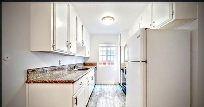 Building Photo - 3740 Veteran Ave