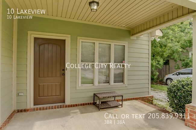 Building Photo - 10 Lakeview