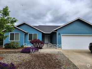 Building Photo - 2412 SE Waldon Ave