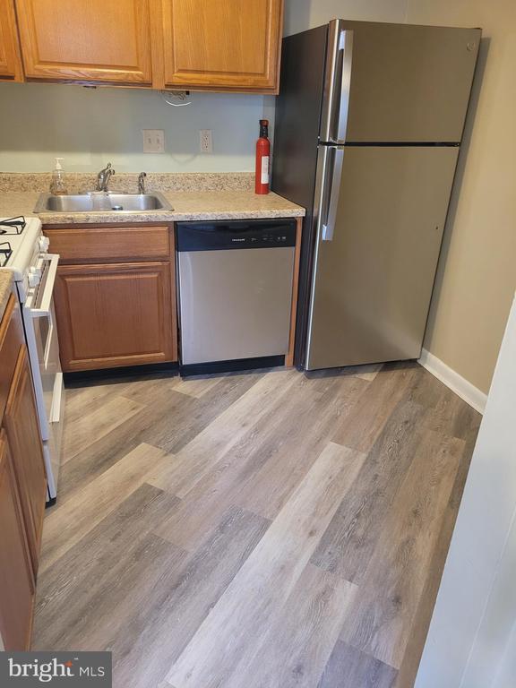 Foto del edificio - 1605 Meadowview Ln