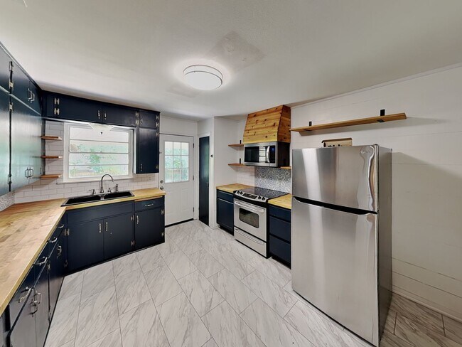 Foto del edificio - Quaint 3 bedroom in the Wilshire Addition in Fort Worth!