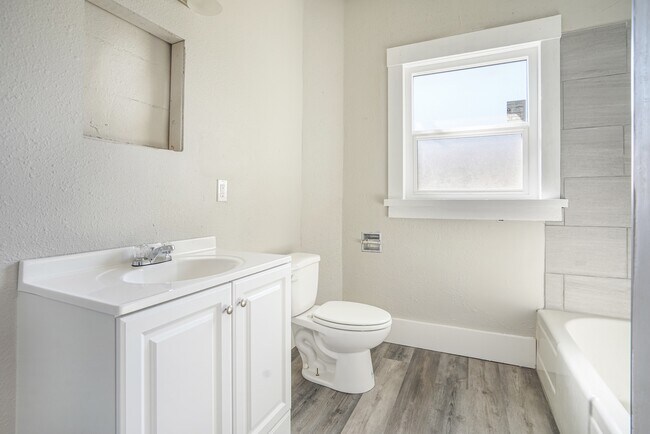 Foto del edificio - 1601 Miller Ave