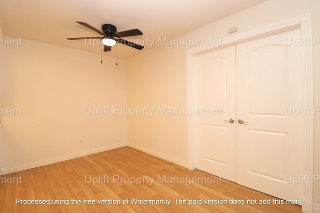 Foto del edificio - 1 Bed 1 Bath downstairs unit