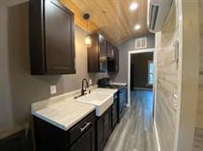 Building Photo - Tiny Home Cottage in Sulphur Rock • 1 Bed ...