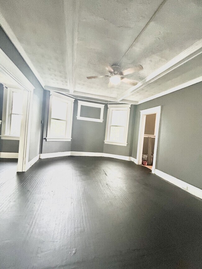 Foto del edificio - 639 Forest Ave