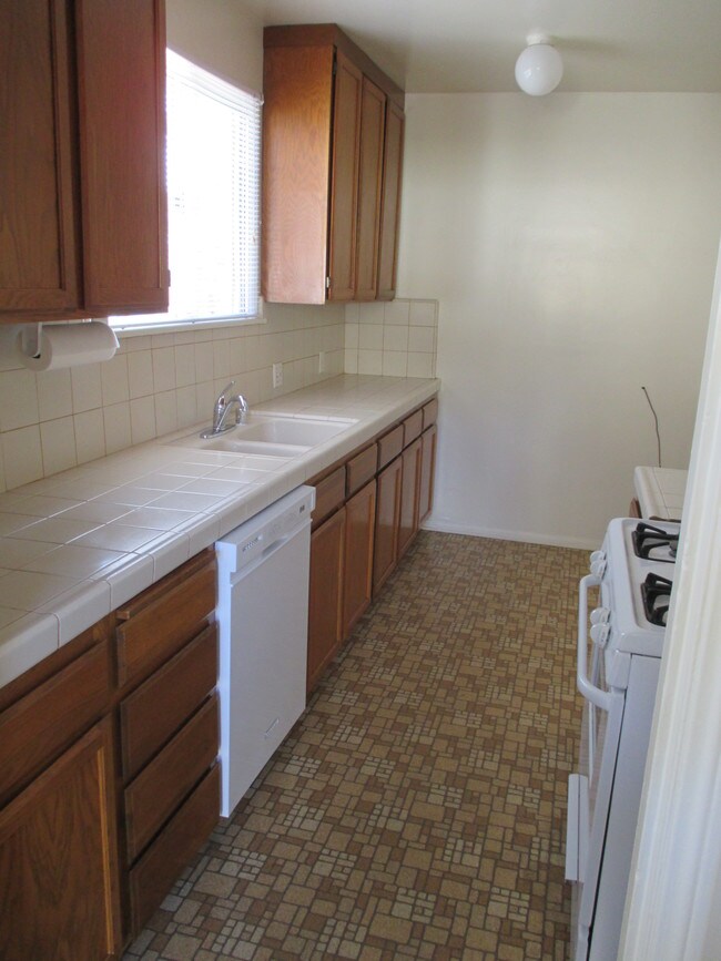 Kitchen - 701 Anderson St