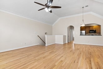 Building Photo - 2917 Clinton Dr