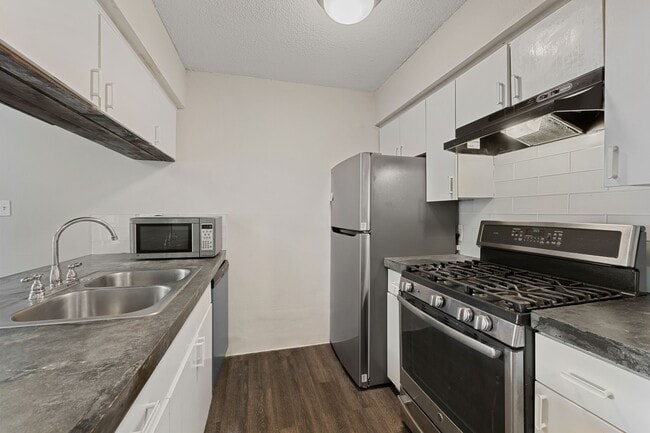 Foto del edificio - 5005 Manor Rd