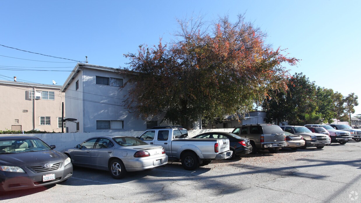 Building Photo - 1015 Ruberta Ave