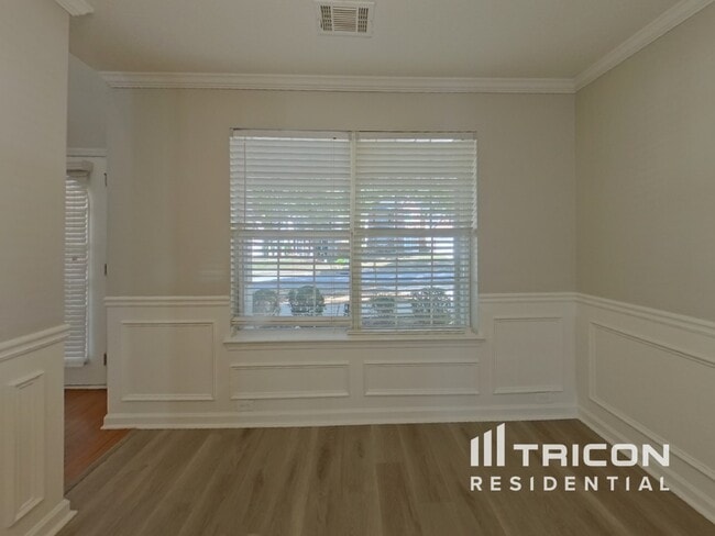 Building Photo - 2880 Chilhowee Dr
