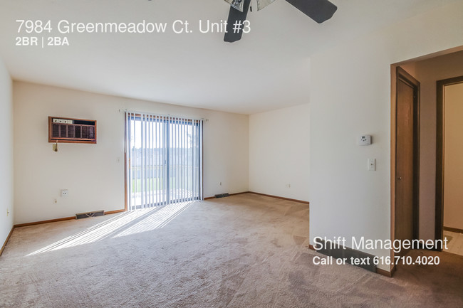 Foto del edificio - 7984 Green Meadow Ct