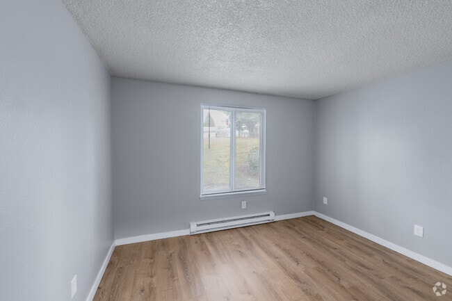 2BR, 1BA - 743SF - Bedroom - Parkwood Terrace