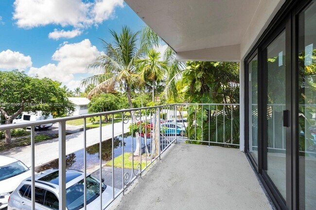 Foto del edificio - 2323 SE 18th Street Unit 2