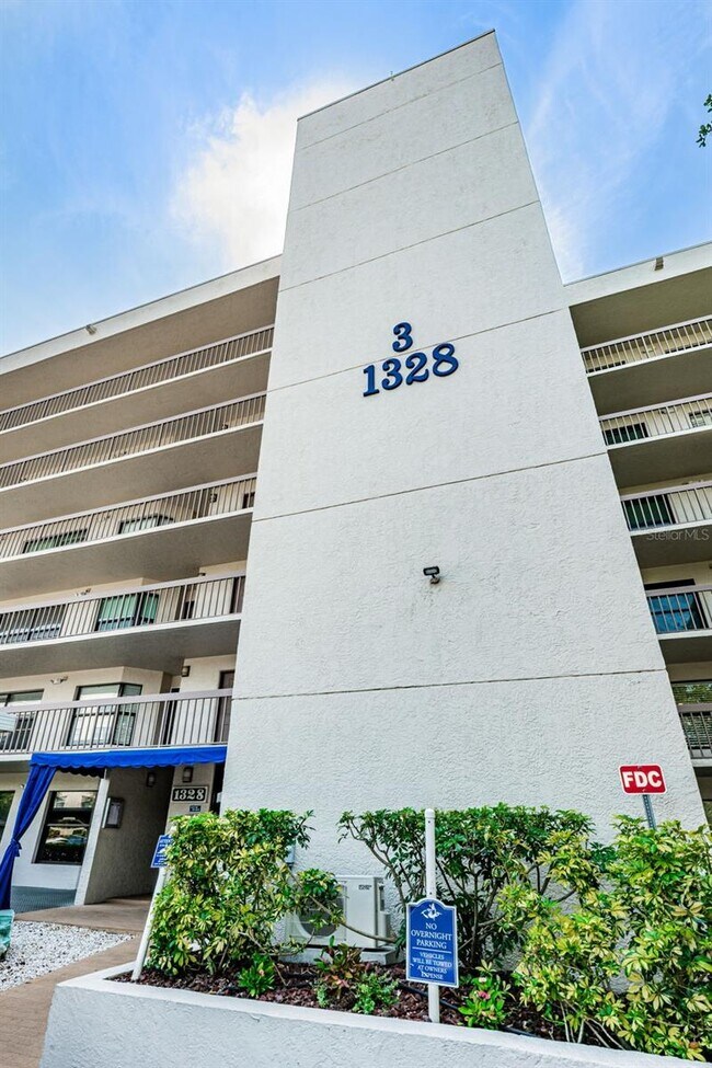 Foto del edificio - 1328 Pasadena Ave S