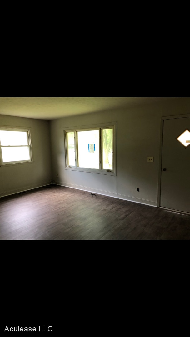 Building Photo - 4 br, 2 bath House - 901 Pine