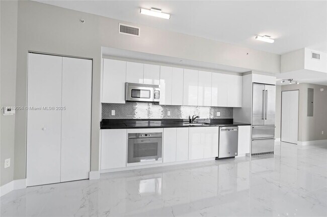 Foto del edificio - 92 SW 3rd St