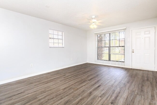Interior Photo - Cottage Court Apartments
