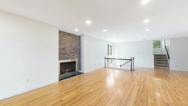 Building Photo - 241 Perkins St