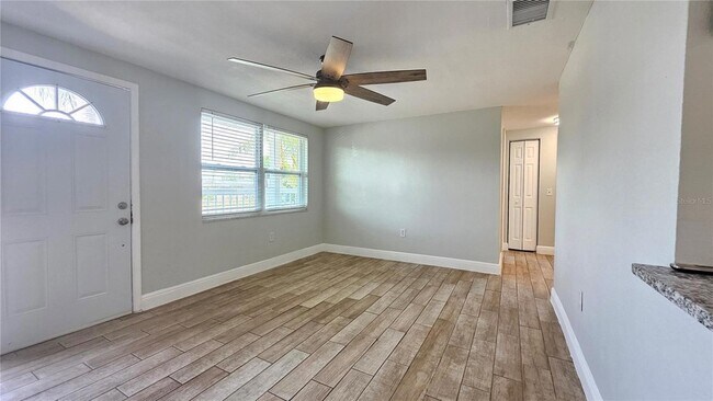 Foto del edificio - 6412 Pawling Ave