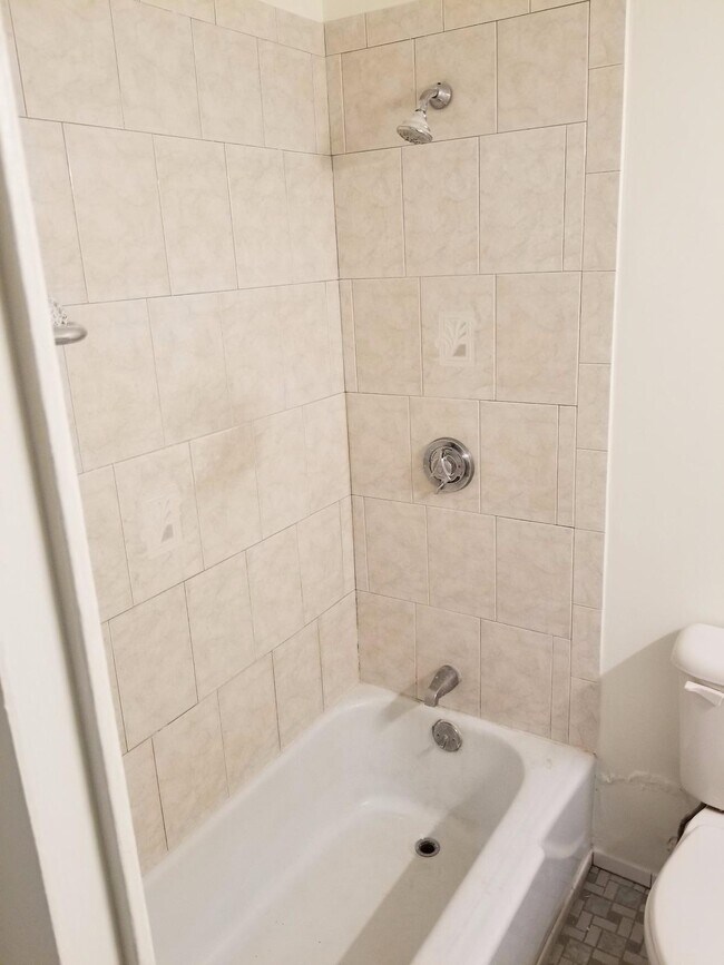 *Pictures are representative samples of the advertised unit. In some cases, the actual units you tou - 59 Babcock St