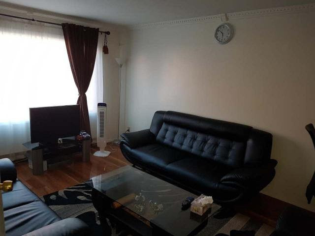 Foto del edificio - 230-5877 E Main St