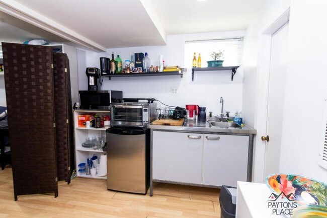 Foto del edificio - 2400 Washington Blvd